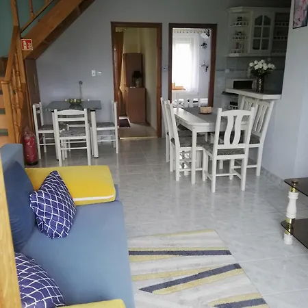 Sárga önálló * Balatonfenyves