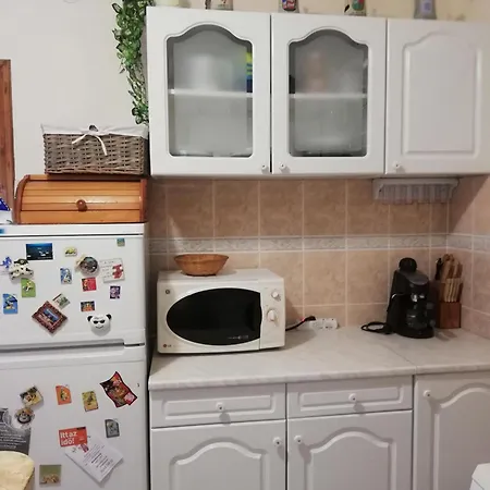 Sárga önálló Сasa de vacaciones Balatonfenyves