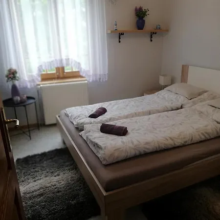 Sarga Oenallo Nyaralohaz *