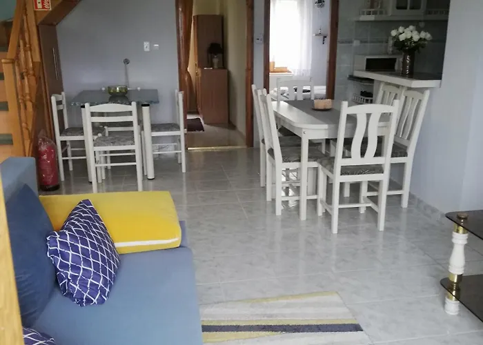 Sárga önálló * Balatonfenyves