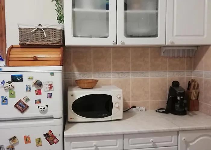 Sarga Oenallo Nyaralohaz Holiday home Balatonfenyves