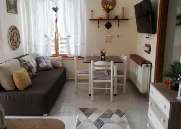 Holiday home Sarga Oenallo Nyaralohaz Balatonfenyves