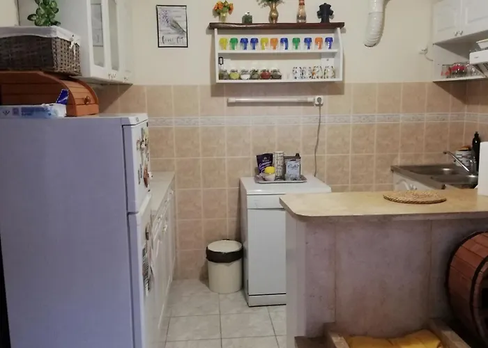 Sárga önálló Balatonfenyves