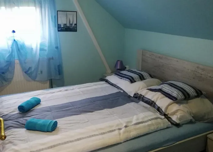 Sárga önálló Nyaraló Balatonfenyves