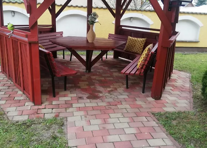 Sárga önálló * Balatonfenyves